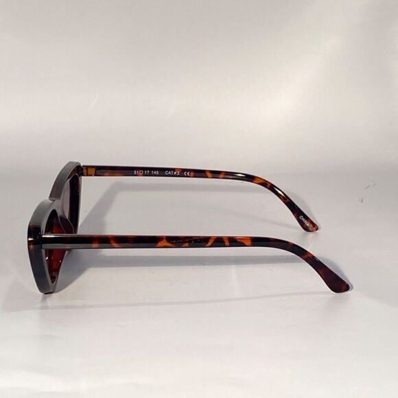 1355 Cateye Sunglasses Tortoise Frames Dark Brown Lens NWT main image 6